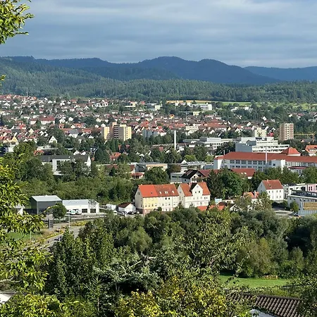 - Penthauswohnung Albblick, Traumhafter Ausblick, Ruhige Lage *