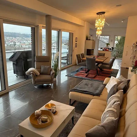 Διαμέρισμα - Penthauswohnung Albblick, Traumhafter Ausblick, Ruhige Lage Balingen